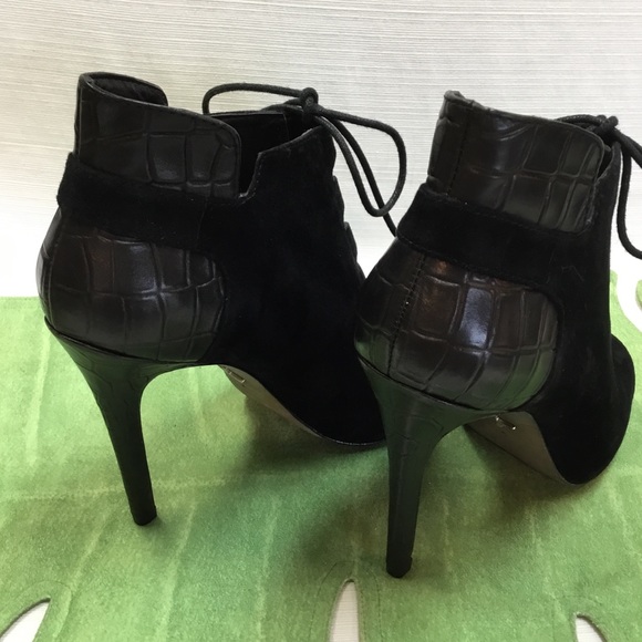 Striking Black Suede Leather Heels. - Picture 5 of 7